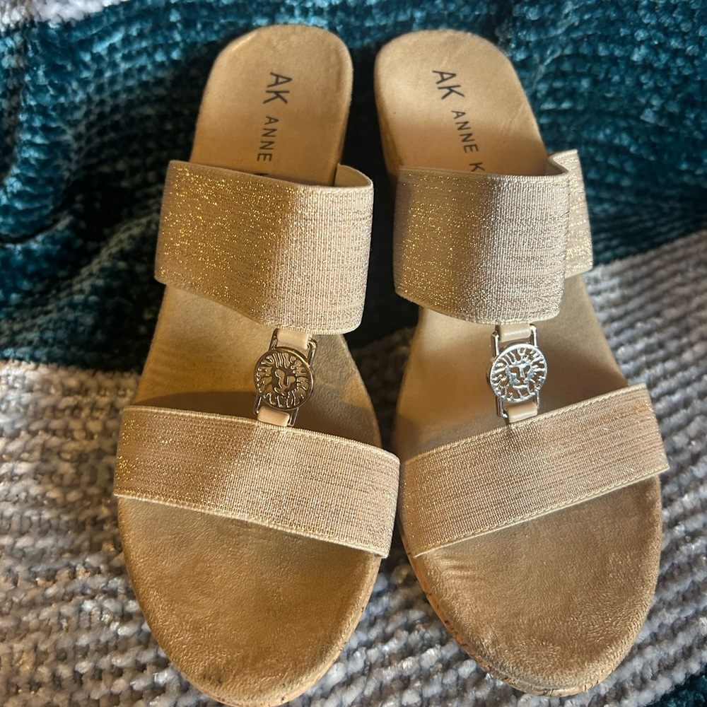 Size 9 Anne Klein wedge